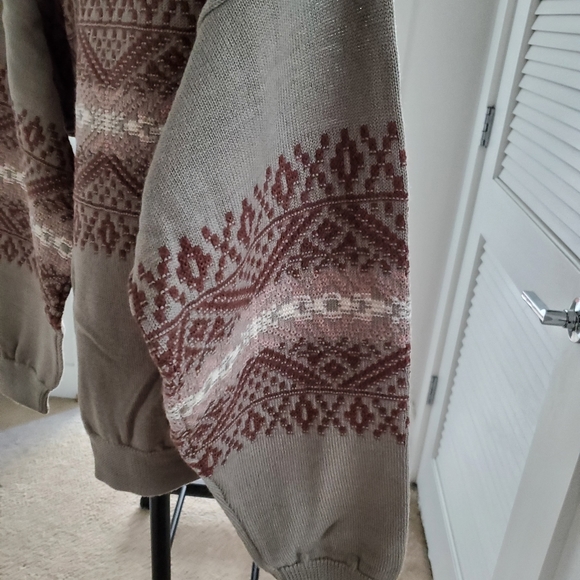 EXCO Crocodile 100% Wool Sweater for Men. - Picture 2 of 10